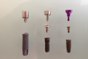 ویژگی ایمپلنت دندانی