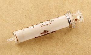 کاربرد سرنگ شیشه ای