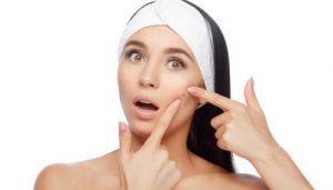 ترکاندن جوش های صورت